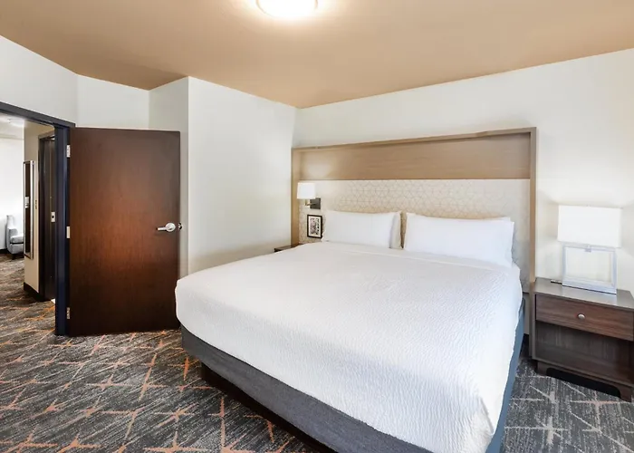 Hotel & South By Ihg Tulsa