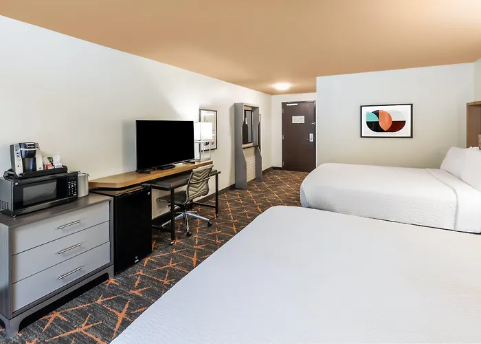 Hotel & South By Ihg Tulsa
