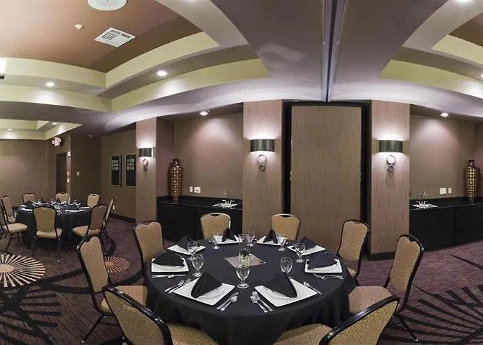 Hotel & South By Ihg Tulsa